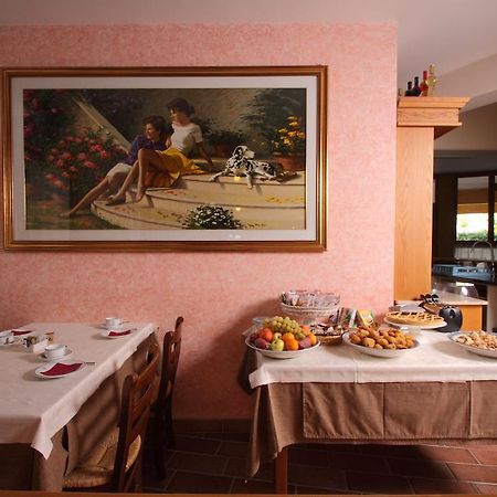 Hotel Ristorante La Bilancia Loreto Aprutino Bagian luar foto