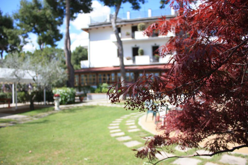 Hotel Ristorante La Bilancia Loreto Aprutino Bagian luar foto
